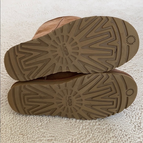 UGG boots- nutmeg/caramel color size 7 - Picture 4 of 8